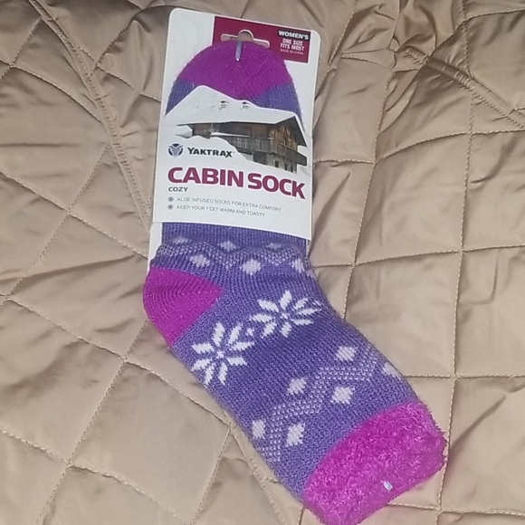 yaktrax Accessories - Yaktrax Cabin Socks